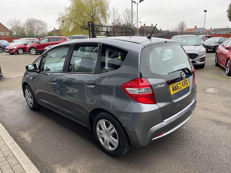 Used Honda Jazz S 90 HP (66 kW) 2013 Grey Hatchback