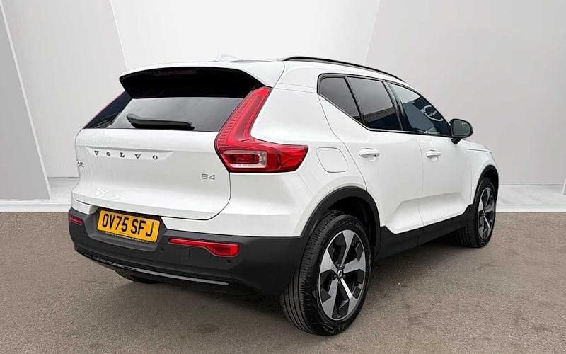 Used Volvo XC40 Plus 197 HP (144 kW) 2025 SUV