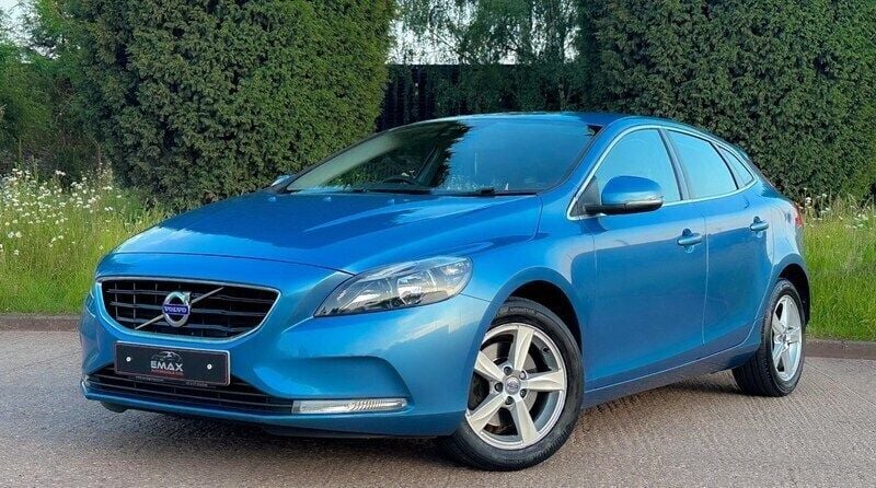 Blue Used 2015 Volvo V40 SE Estate | £5,990 (Good price) - Image 1/3