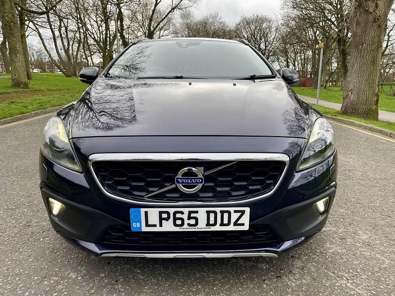 Used Volvo V40 2015 Blue Hatchback