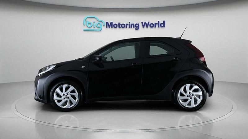 Used Toyota Aygo X PURE 72 HP (52 kW) 2023 Black SUV