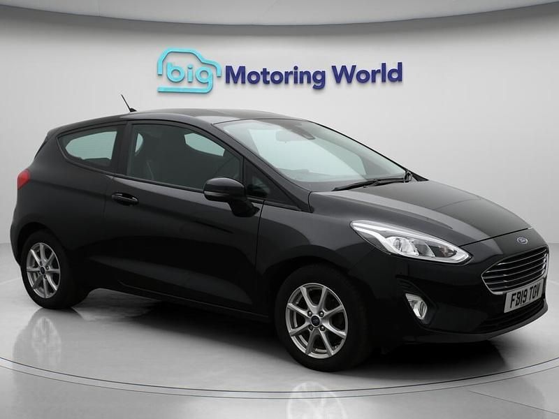 Black Used 2019 Ford Fiesta Zetec Hatchback | £7,600 (Good price) - Image 1/4