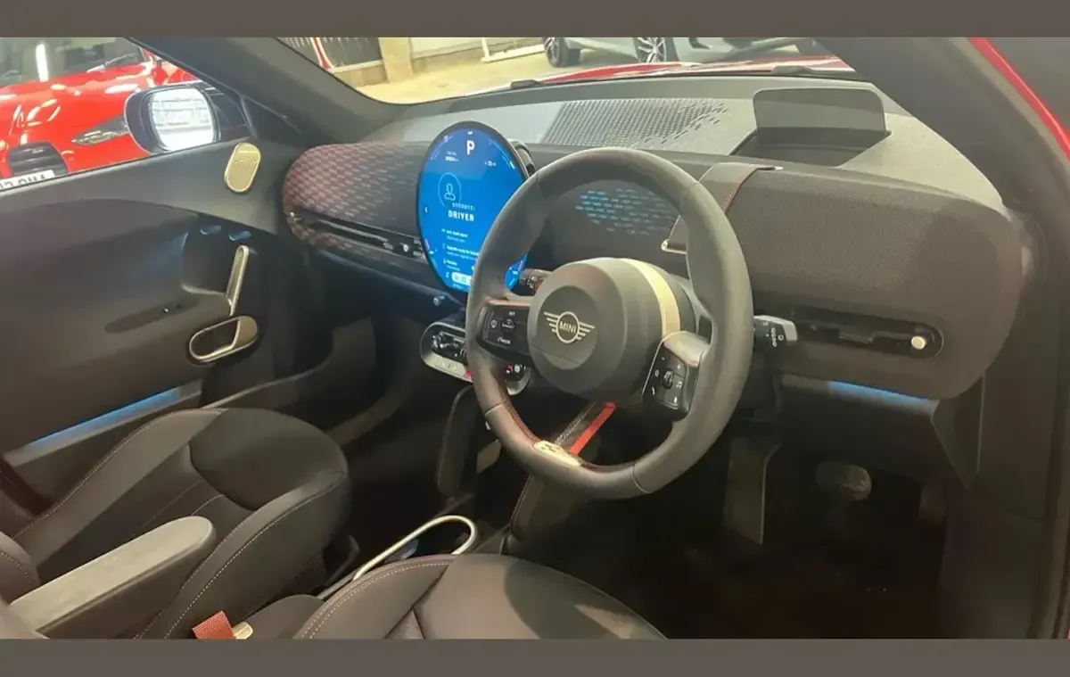 Used Mini Aceman 189 kW (258 HP) 2025 Red SUV