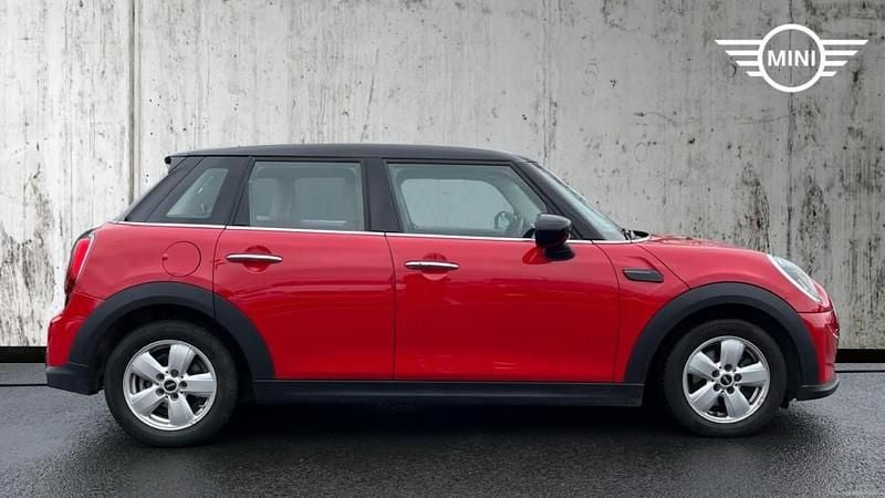 Used Mini Cooper Classic 134 HP (98 kW) 2022 Red Hatchback