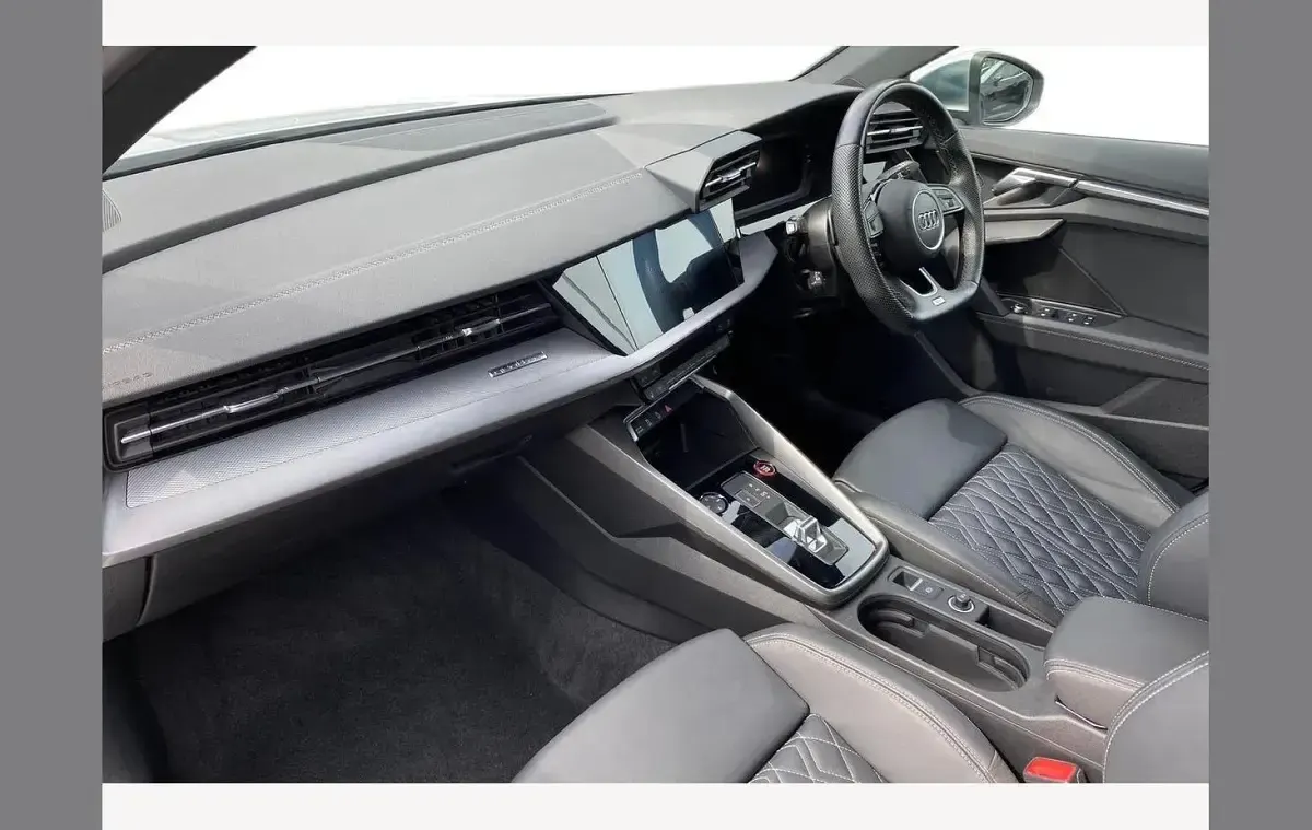 Used Audi S3 Sportback Comfort 310 HP (228 kW) 2022 White Hatchback