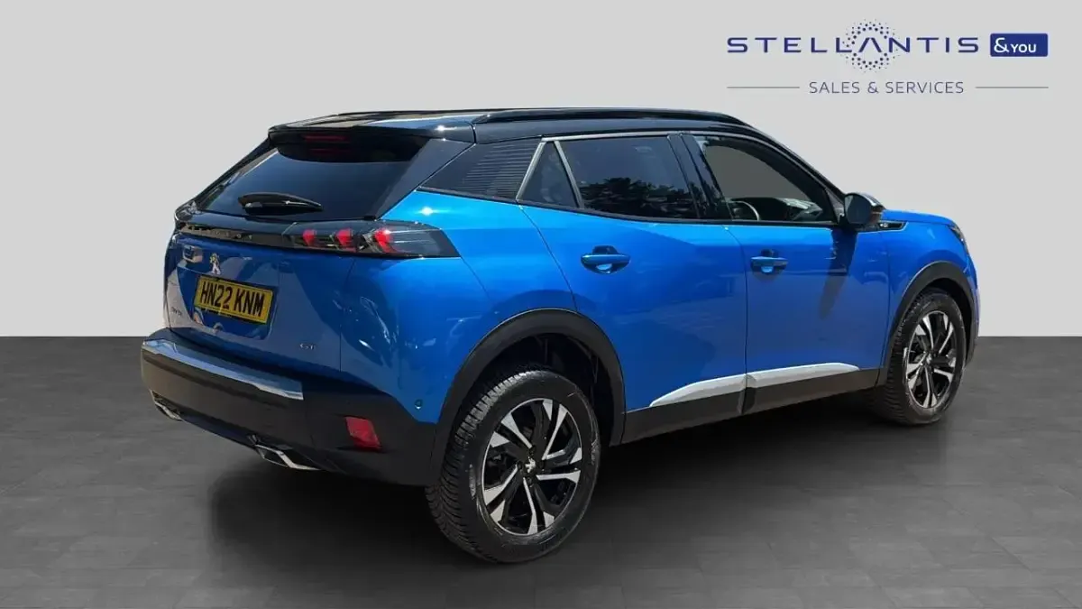 Usado Peugeot 2008 GT 129 HP (94 kW) 2022 SUV