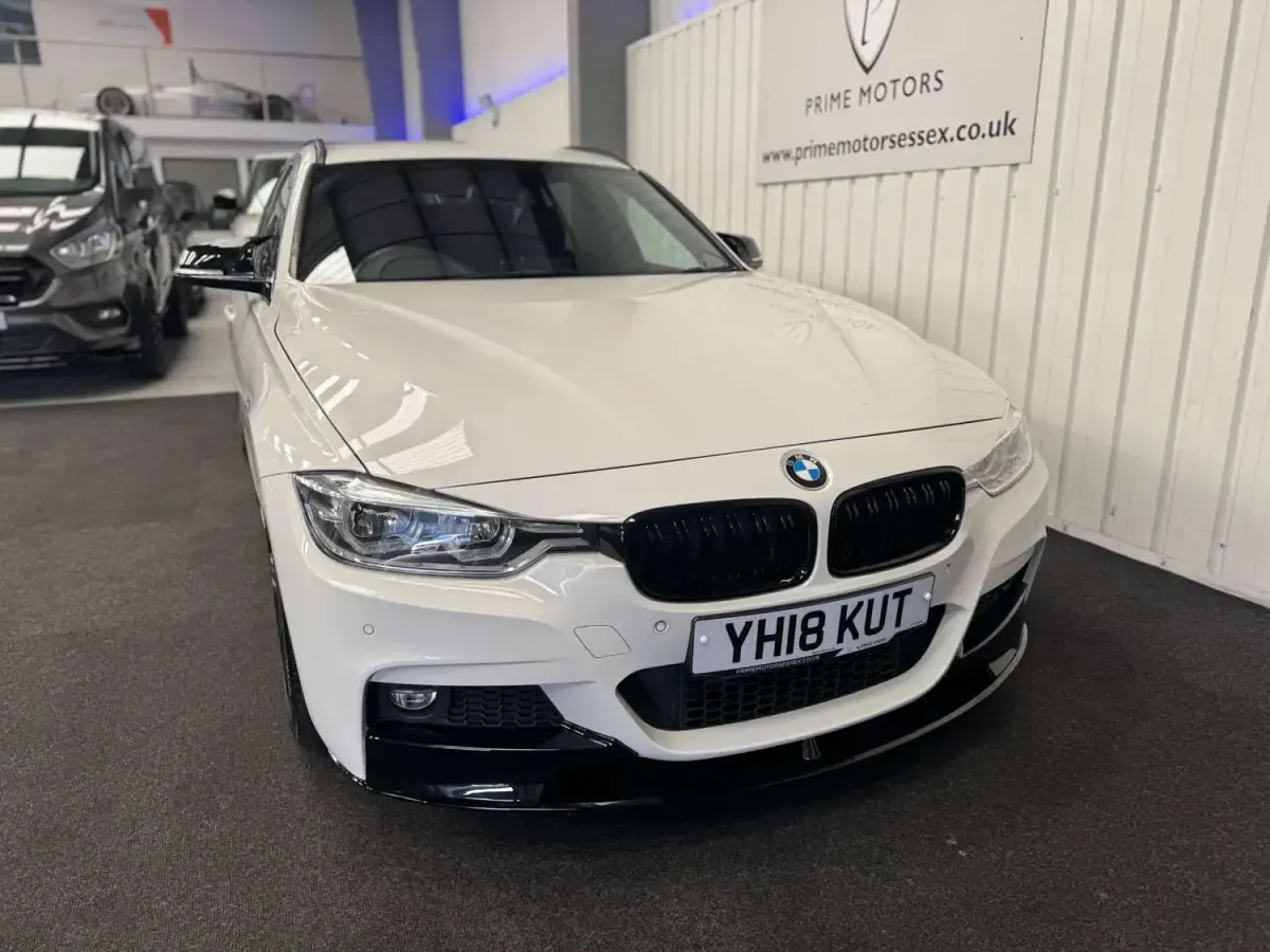 Usado BMW 330 M Sport 2018 Blanco Familiar