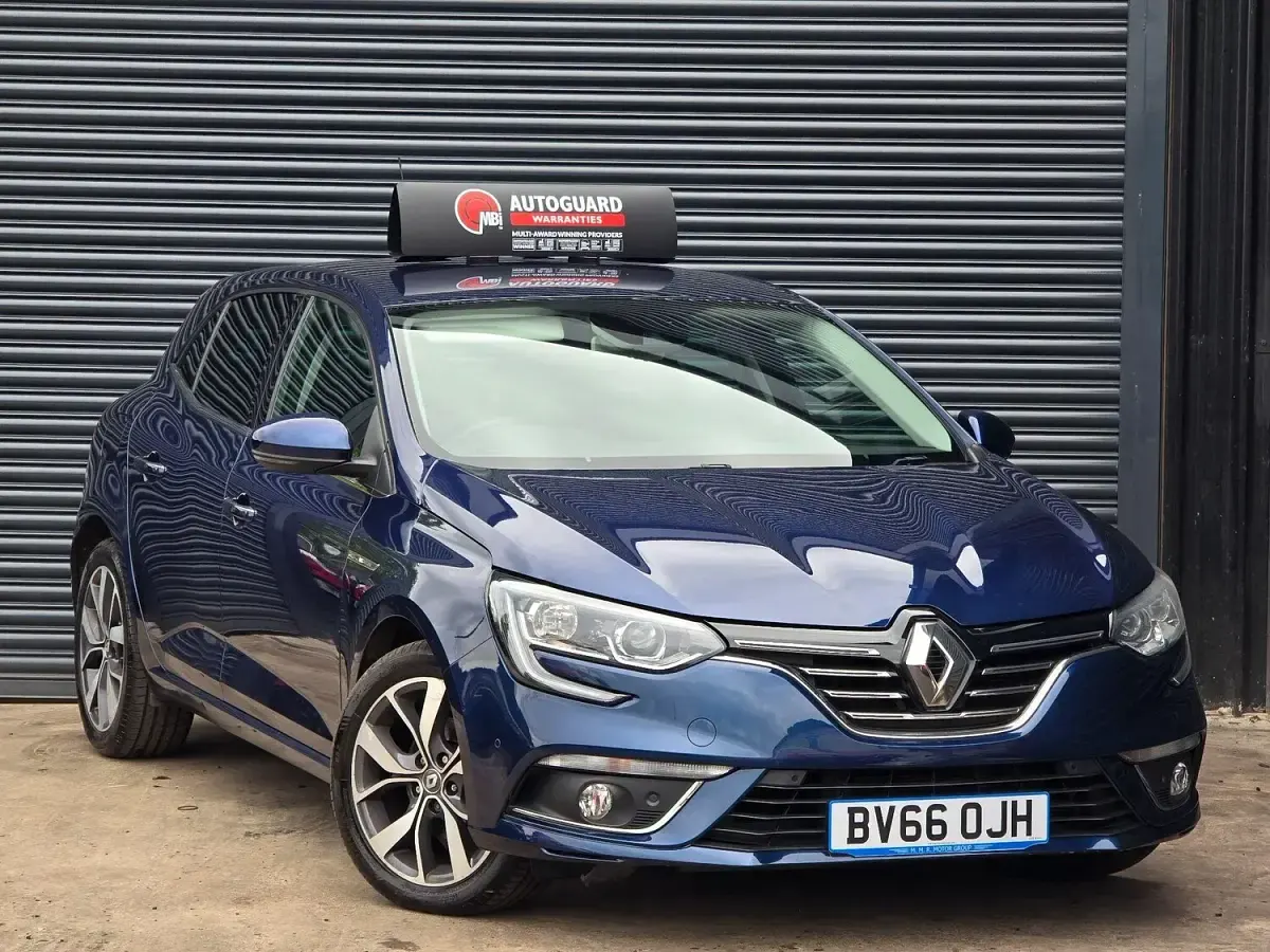 Used Renault Mégane IV Dynamique 130 HP (95 kW) 2016 Blue Hatchback