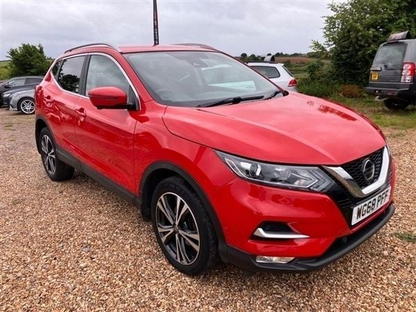 Red Used 2018 Nissan Qashqai N-Connecta SUV | £11,795 (Fair price) - Image 1/1