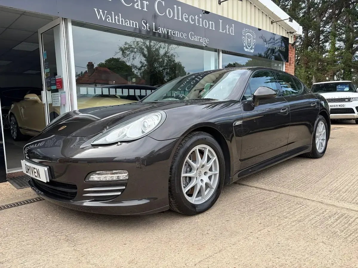 Used Porsche Panamera 300 HP (220 kW) 2010 Grey Hatchback