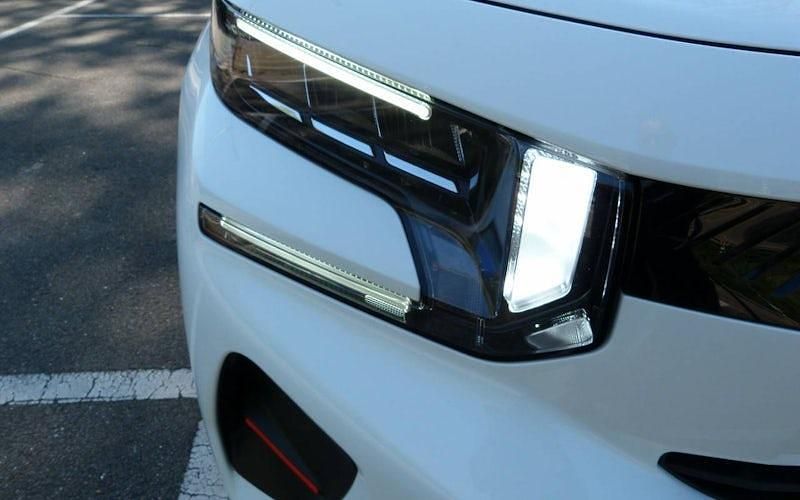 Used Citroën e-C3 83 kW (113 HP) 2024 White Hatchback