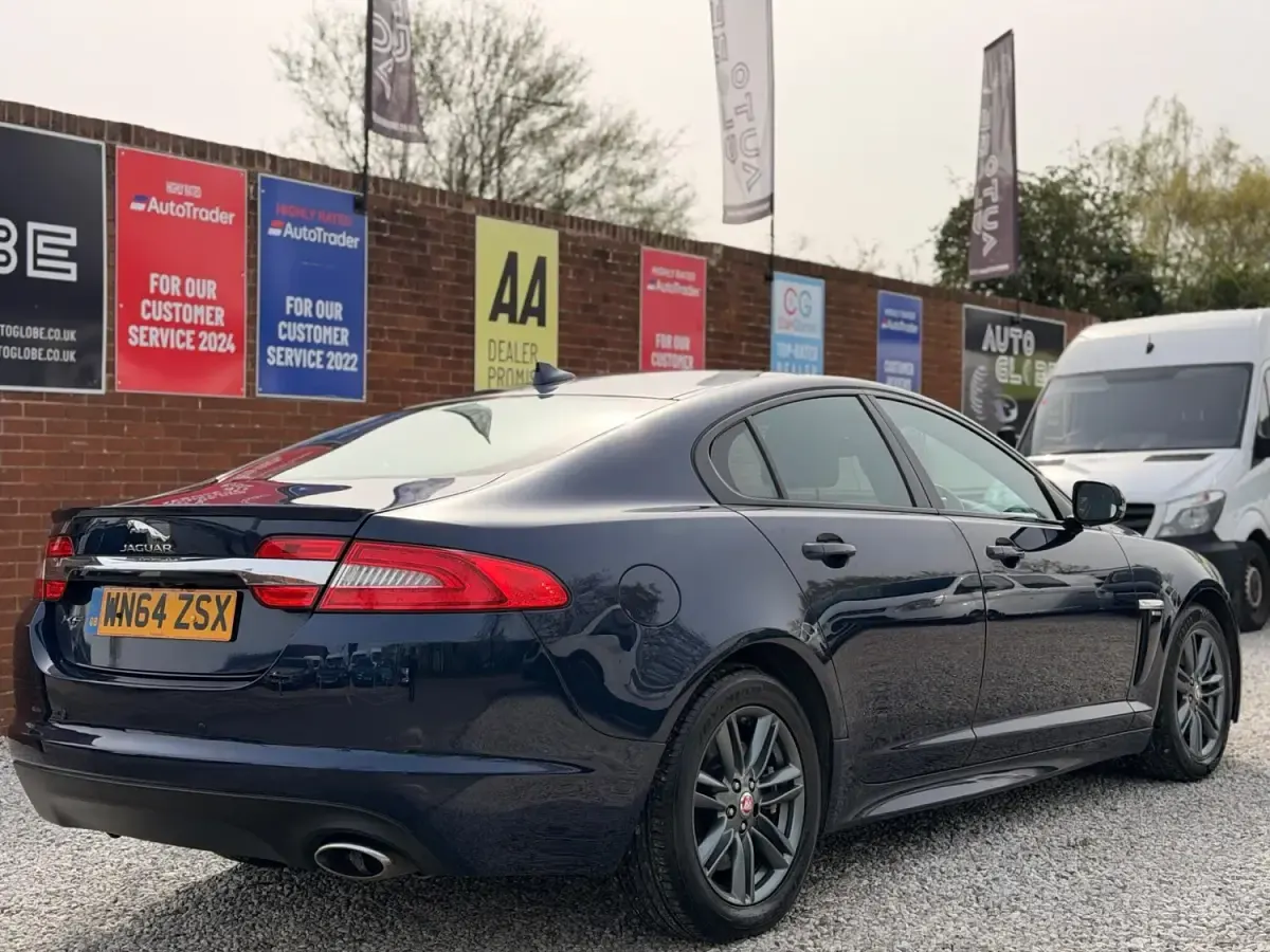 Second-hand Jaguar XF R-Sport 163 CP (119 kW) 2014 Albastru Berlinǎ