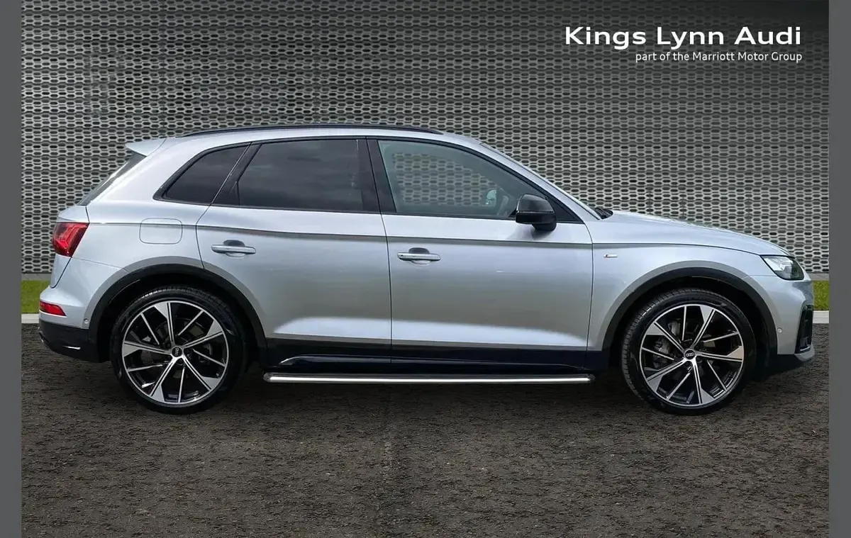 Used Audi Q5 Advanced 261 HP (191 kW) 2022 Silver SUV