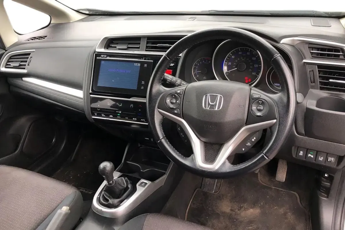 Used Honda Jazz EX 102 HP (75 kW) 2016 Silver Hatchback