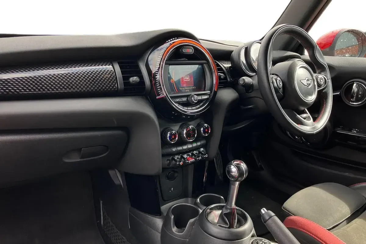Used Mini John Cooper Works Chili 231 HP (169 kW) 2018 Red Hatchback