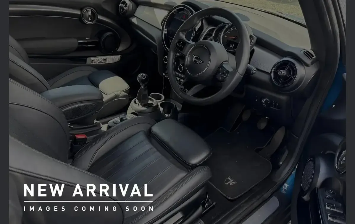 Usado Mini Cooper Cabriolet Exclusive 134 HP (98 kW) 2022 Azul Cabrios