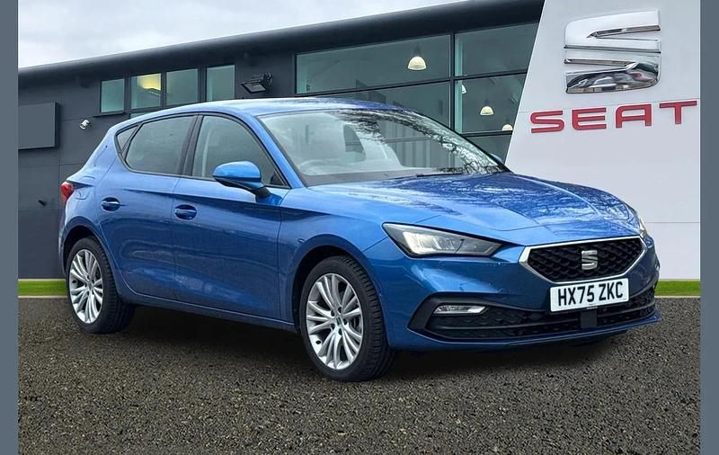 Blue Used 2025 Seat Leon SE Dynamic Hatchback | £18,495 (Fair price) - Image 1/4