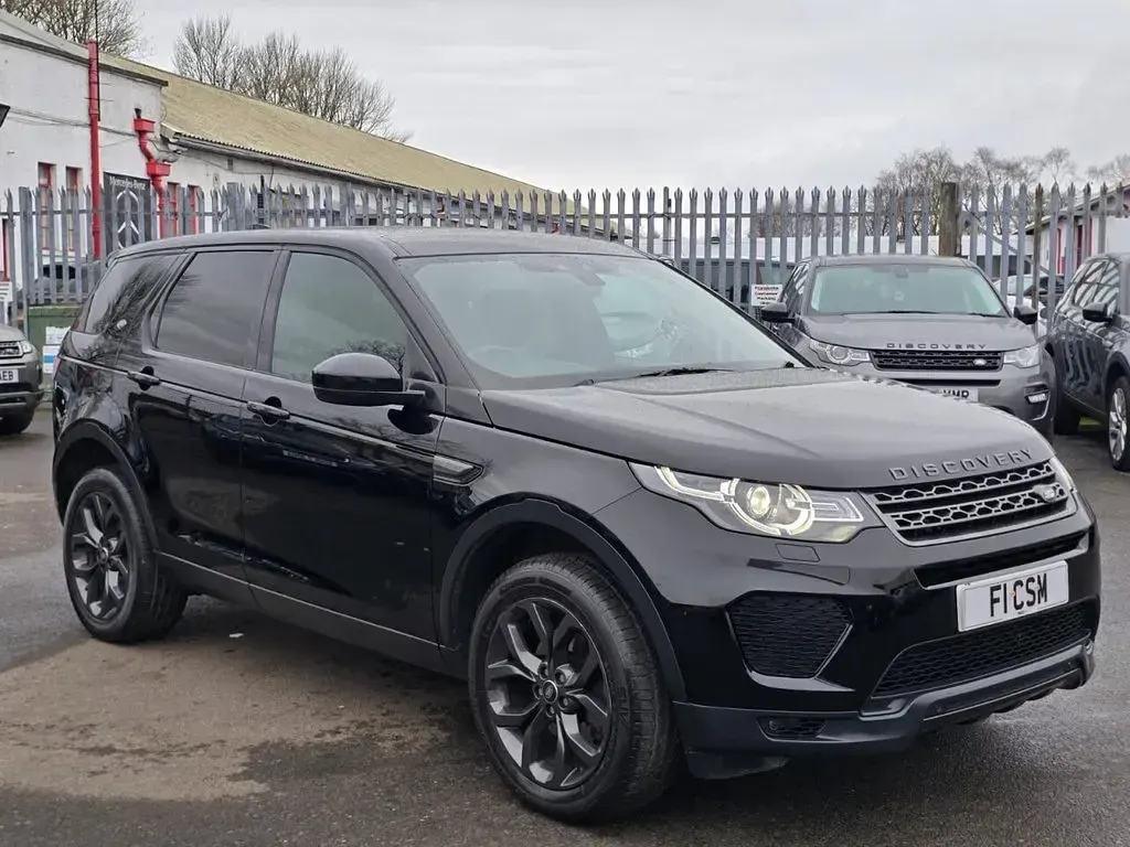 Used Land Rover Discovery 5 Landmark 180 HP (132 kW) 2019 Black SUV