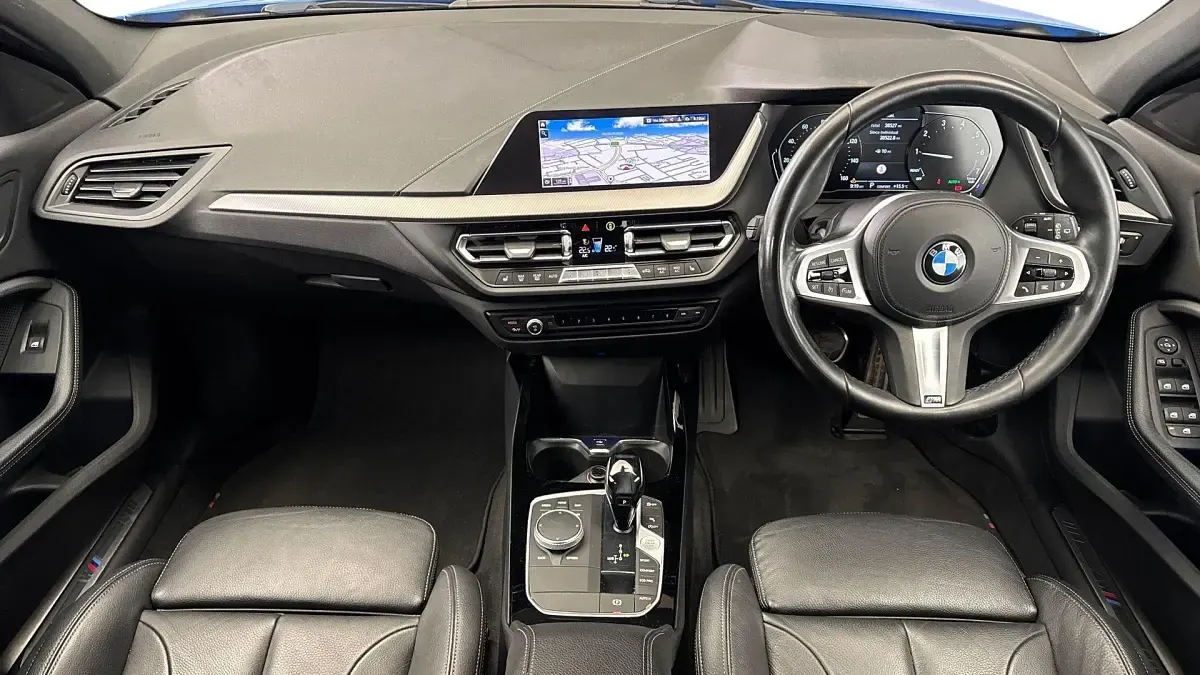 Used BMW 118 M Sport 138 HP (101 kW) 2020 Blue Hatchback