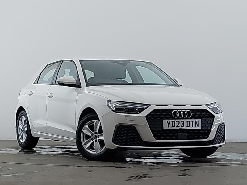 Used Audi A1 Design 95 HP (69 kW) 2023 White SUV