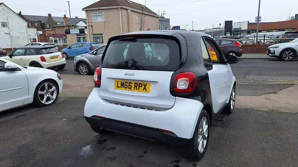 Used Smart ForTwo Coupé Passion 71 HP (52 kW) 2016 White Coupe