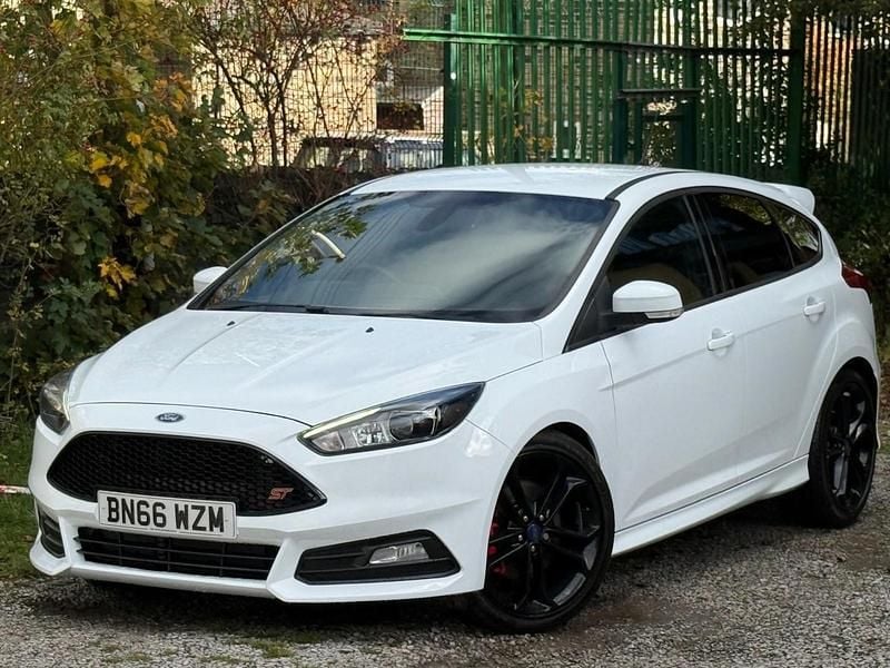 White Used 2016 Ford Focus ST Hatchback | £7,490 (Super price) - Image 1/4