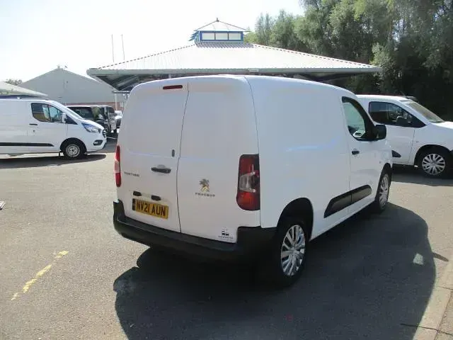 Used Peugeot Partner 2021 White MPV