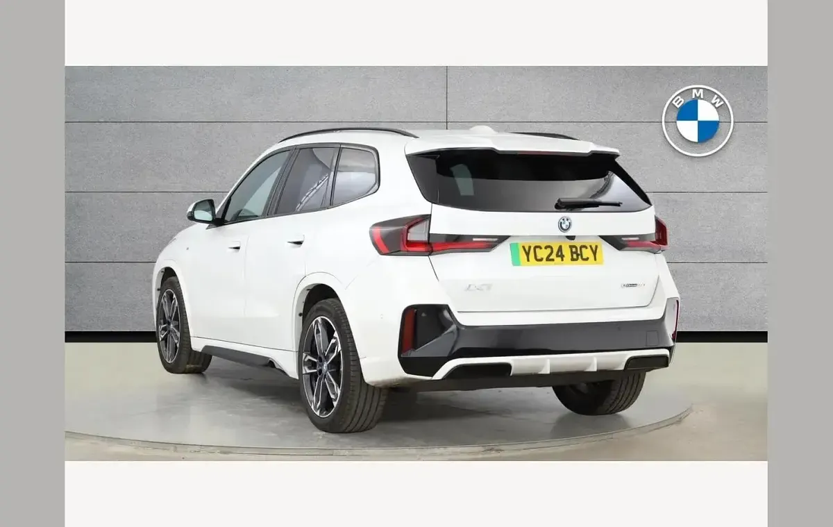 Begagnad BMW iX1 M Sport 150 kW (204 HK) 2024 Vit SUV