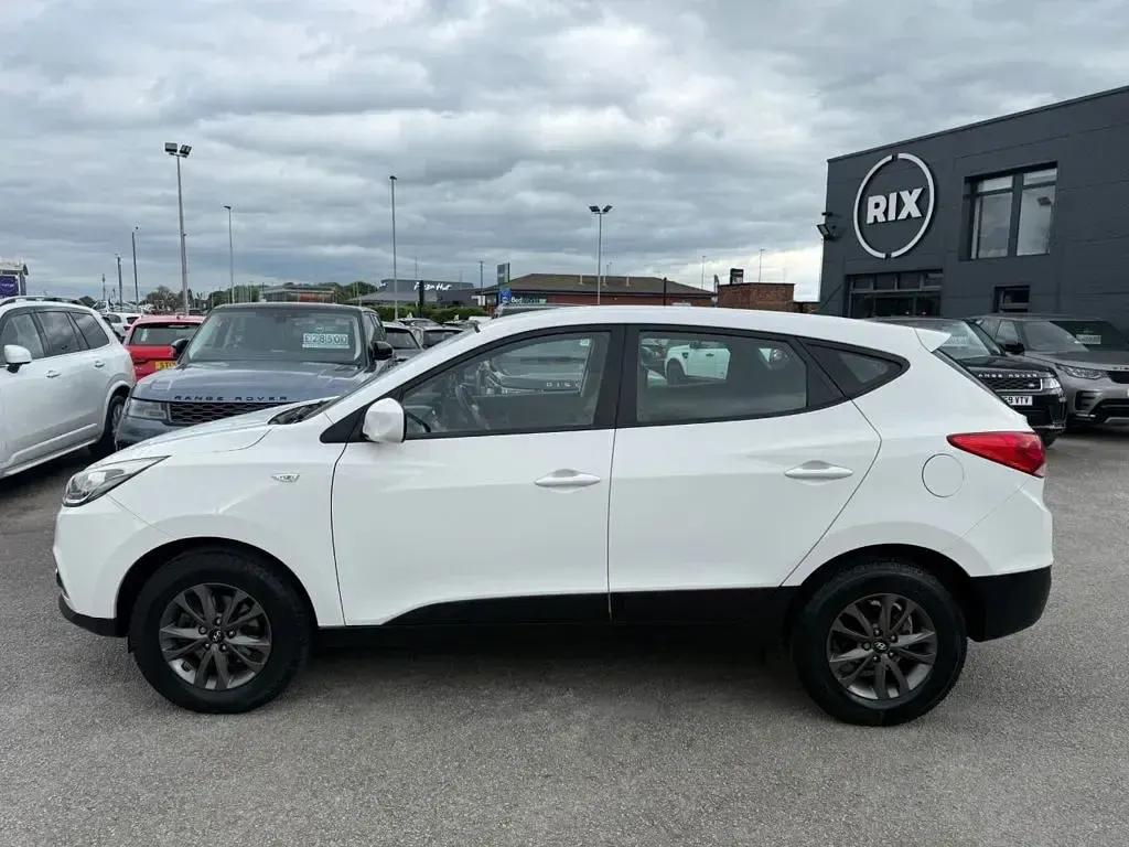 Used Hyundai ix35 115 HP (84 kW) 2014 White SUV