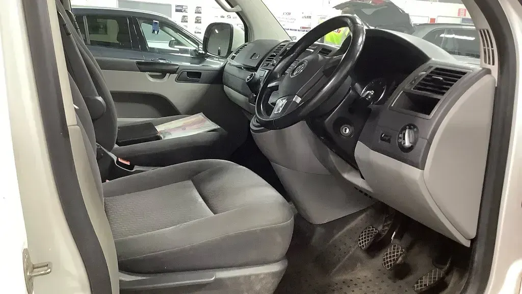 Used VW T5 Highline 140 HP (102 kW) 2015 White Van