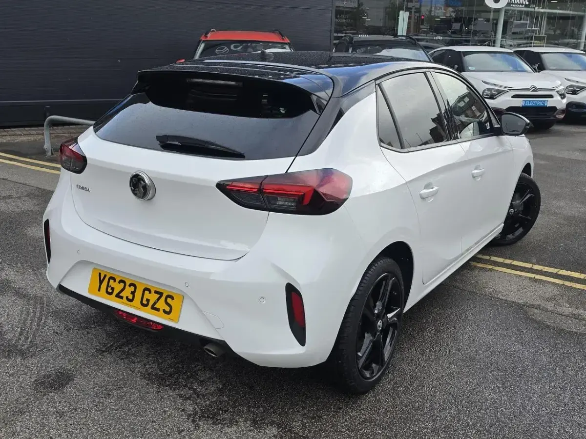 Used Vauxhall Corsa S 99 HP (72 kW) 2023 White Hatchback