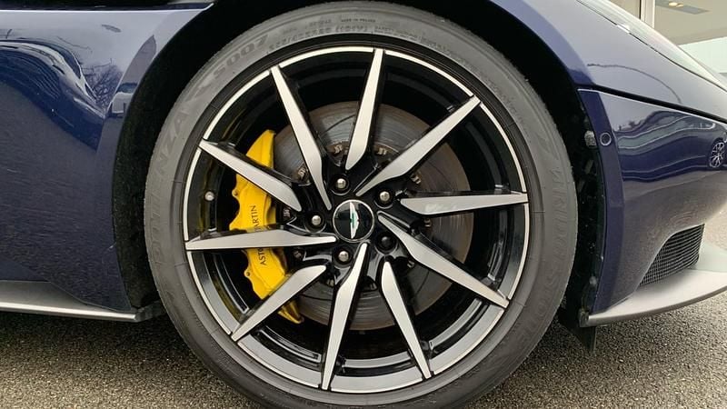 Used Aston Martin DB11 503 HP (369 kW) 2019 Blue Coupe