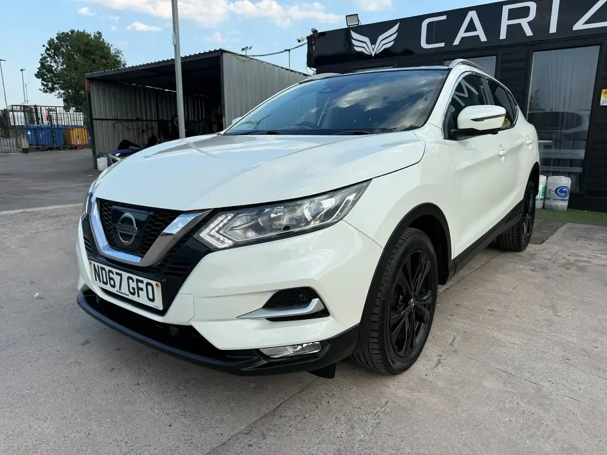 Used Nissan Qashqai N-Connecta 130 HP (95 kW) 2018 White SUV