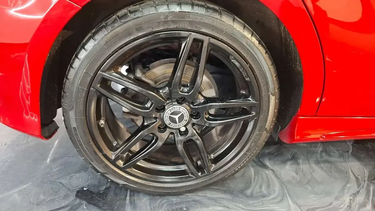 Used Mercedes A160 Executive 102 HP (75 kW) 2017 Red Hatchback
