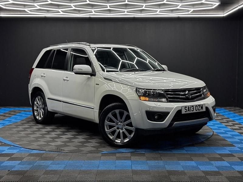 White Used 2013 Suzuki Grand Vitara SZ5 Estate | £4,990 - Image 1/4