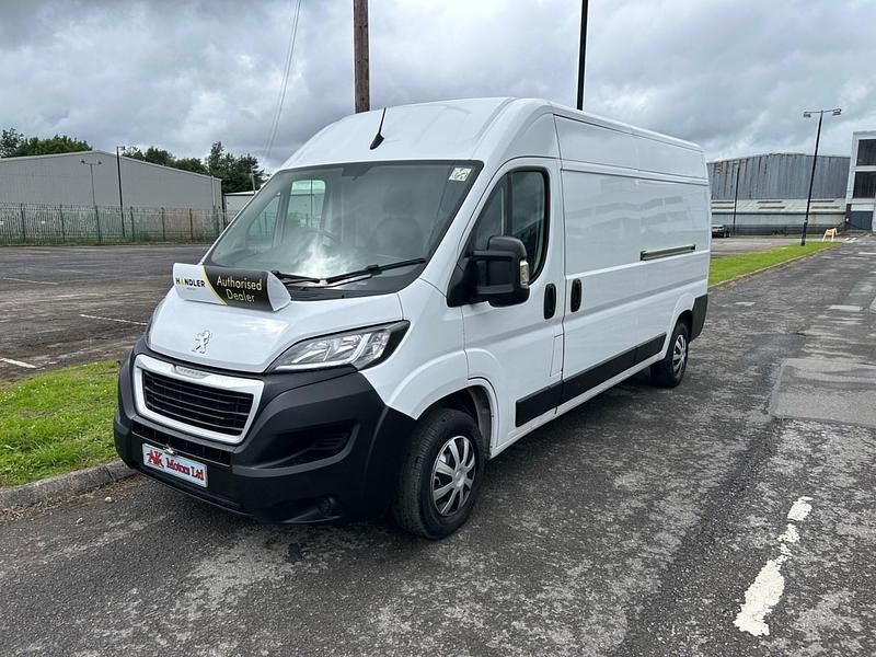 White Used 2023 Peugeot Boxer Premium Van | £12,995 - Image 1/4