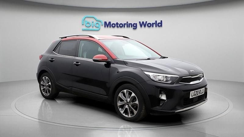 Black Used 2020 Kia Stonic SUV | £12,800 (Fair price) - Image 1/4