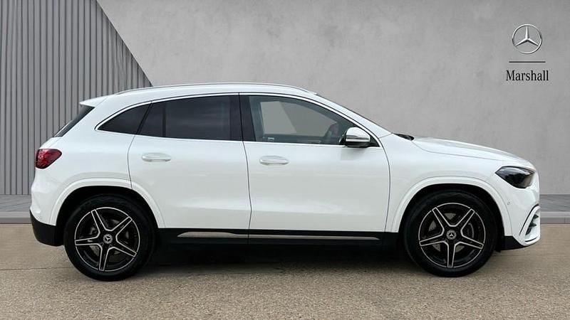Usado Mercedes GLA200 Executive 163 HP (119 kW) 2025 Branco SUV