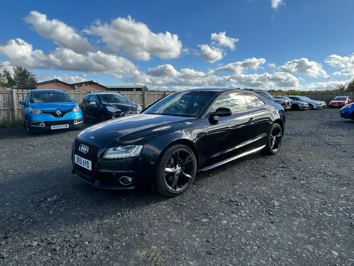 Begagnad Audi A5 S-Line 180 HK (132 kW) 2010 Svart Sportkupé