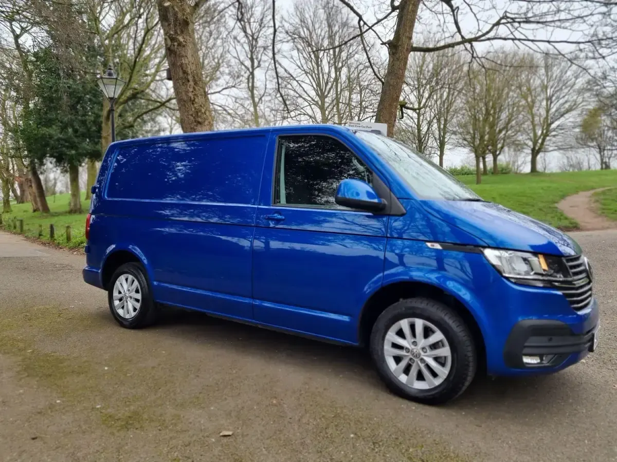 Używany VW Transporter Highline 150 KM (110 kW) 2024 Niebieski Van