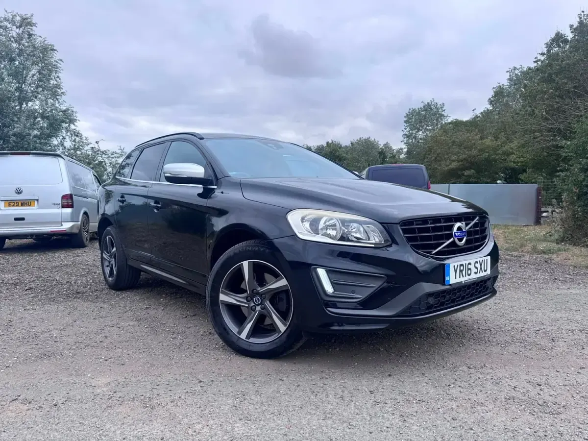 Used Volvo XC60 R-Design 2016 Black SUV