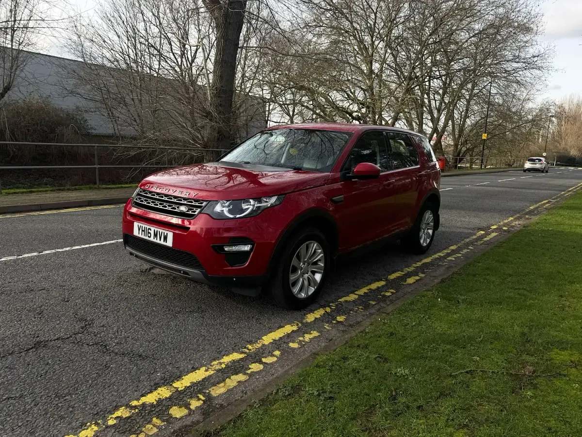 Used Land Rover Discovery 4 SE 2016 Red SUV