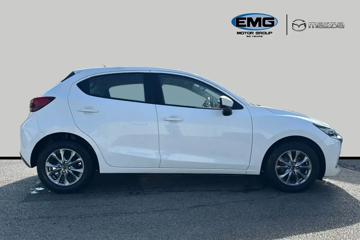 Begagnad Mazda 2 75 HK (55 kW) 2020 Vit Halvkombi