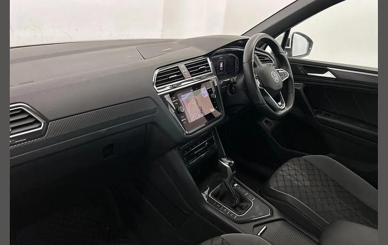 Used VW Tiguan R-line 150 HP (110 kW) 2022 White SUV