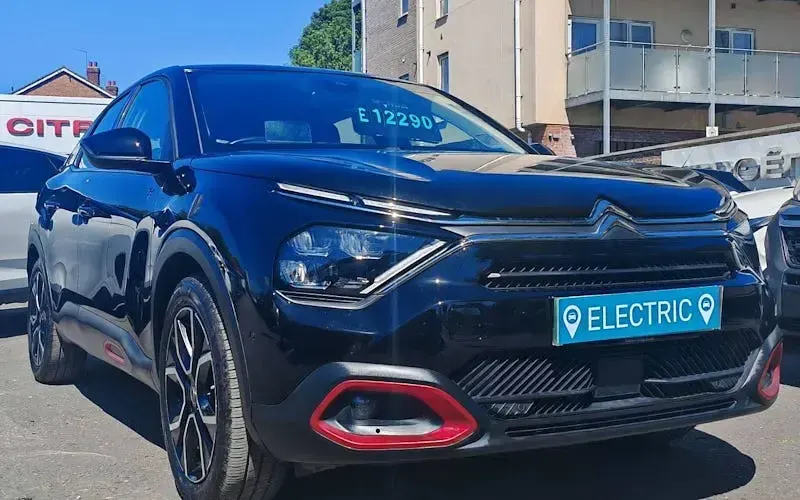 Second-hand Citroën e-C4 Shine 100 kW (136 CP) 2022 Hatchback