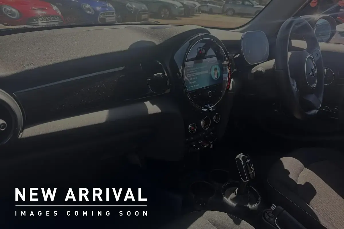 Usado Mini Cooper Classic 134 HP (98 kW) 2023 Vermelho Citadino