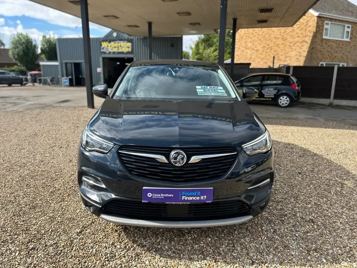 Used Vauxhall Grandland X Sport 130 HP (95 kW) 2018 Grey SUV
