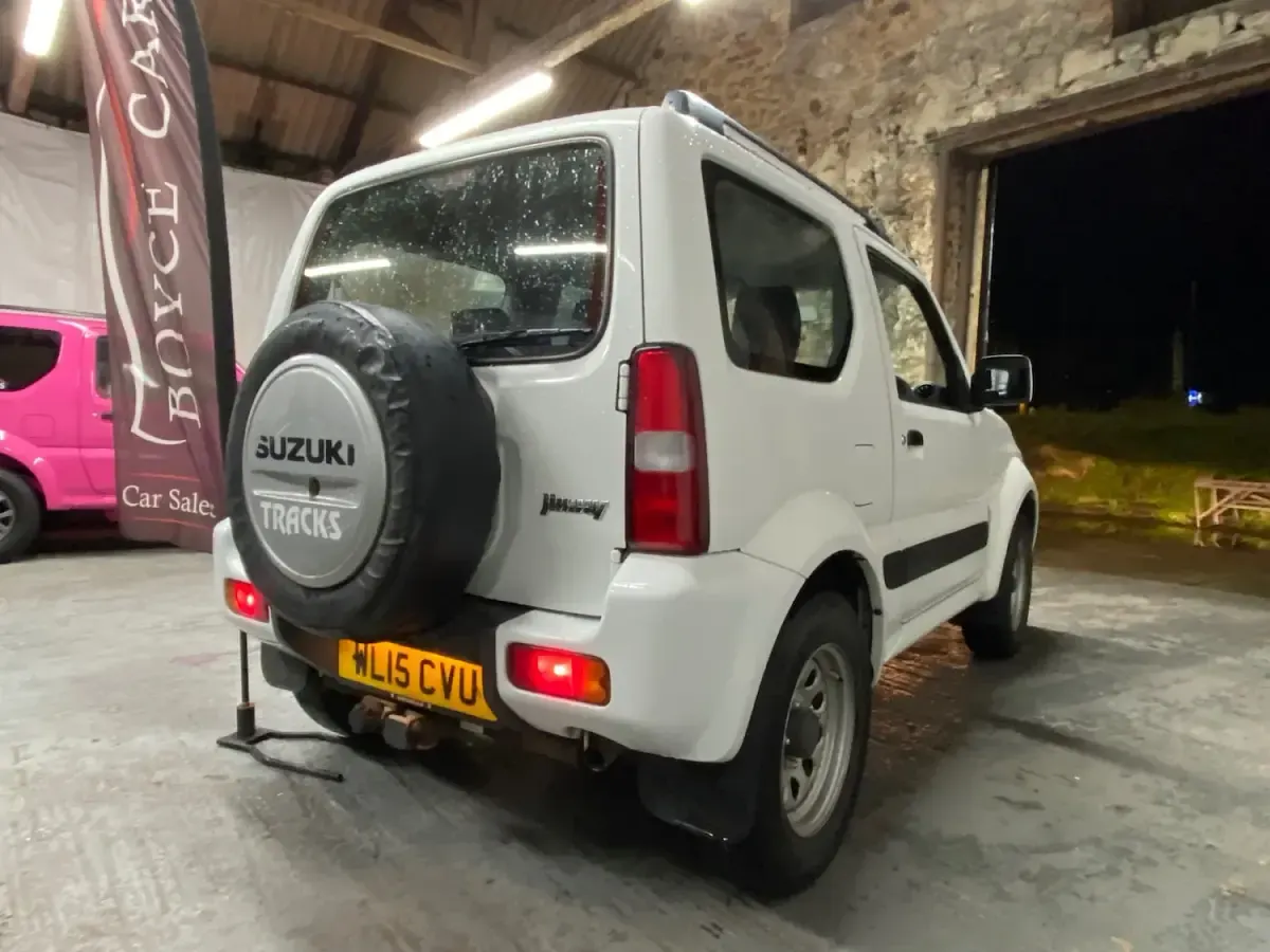 Used Suzuki Jimny SZ3 85 HP (62 kW) 2015 White SUV
