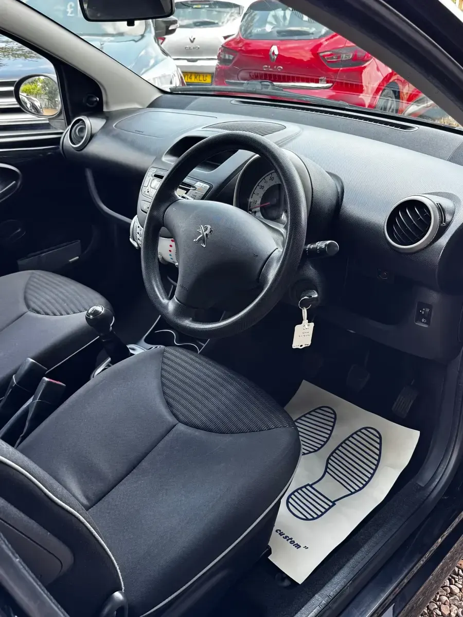 Used Peugeot 107 Active 68 HP (50 kW) 2012 Black Hatchback