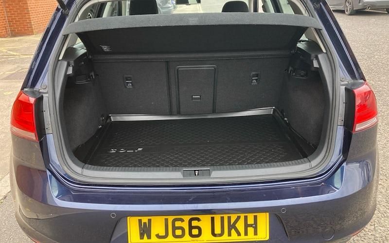 Used VW Golf VII Edition 110 HP (80 kW) 2016 Blue Hatchback